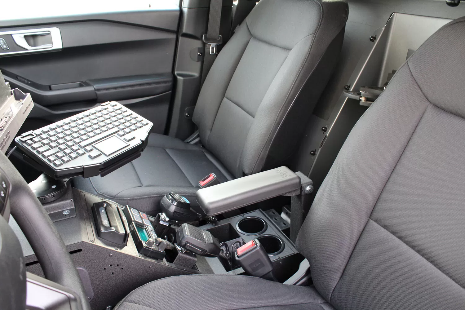 Custom-fit Interceptor Console - D and R Electronics